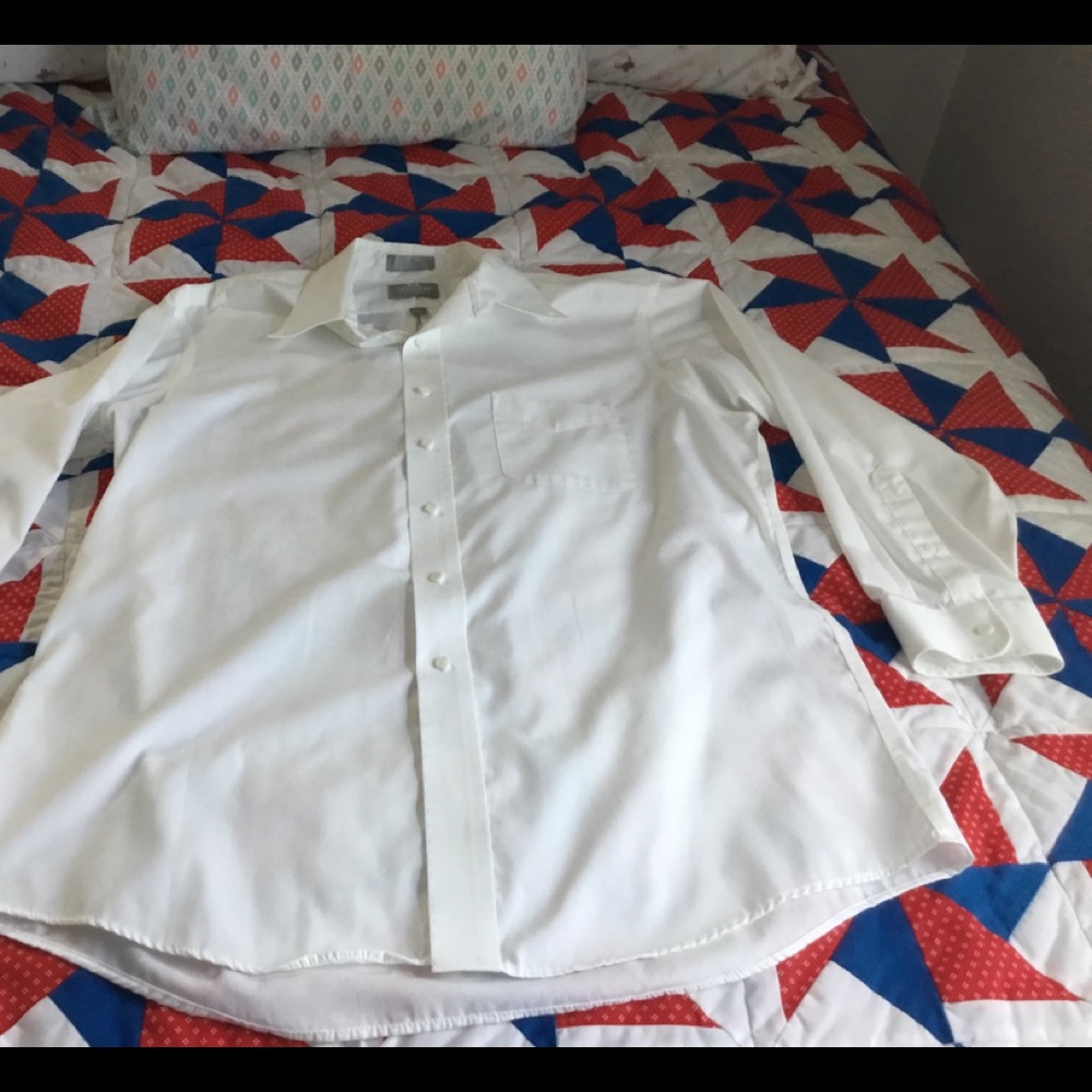 LONG SLEEVE BUTTON DOWN DRESS SHIRT